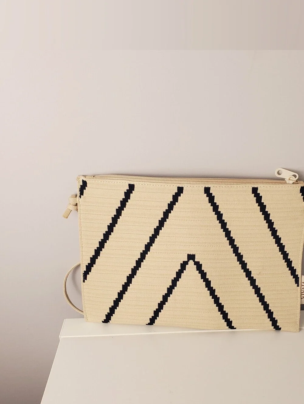 VIVAIA The Envelope Crossbody (Lucy)  Color: ivory chevron